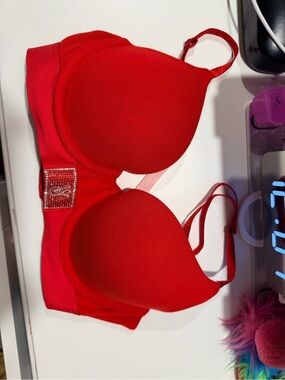 VS red T-Shirt push up Bra